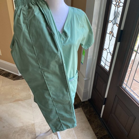 NWT Scrub Set Short Sleeve Size XS - Picture 5 of 12
